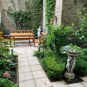 Gunia Guest house