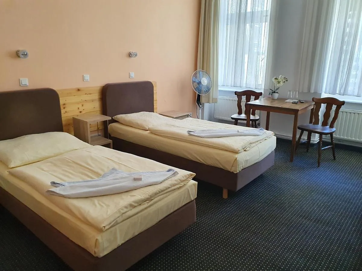 Pension Zum Lichtenberger Берлин Гостевой дом